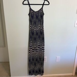 Fire Maxi dress. Cream and navy pattern. Adjustable straps. 2 side parts. Small